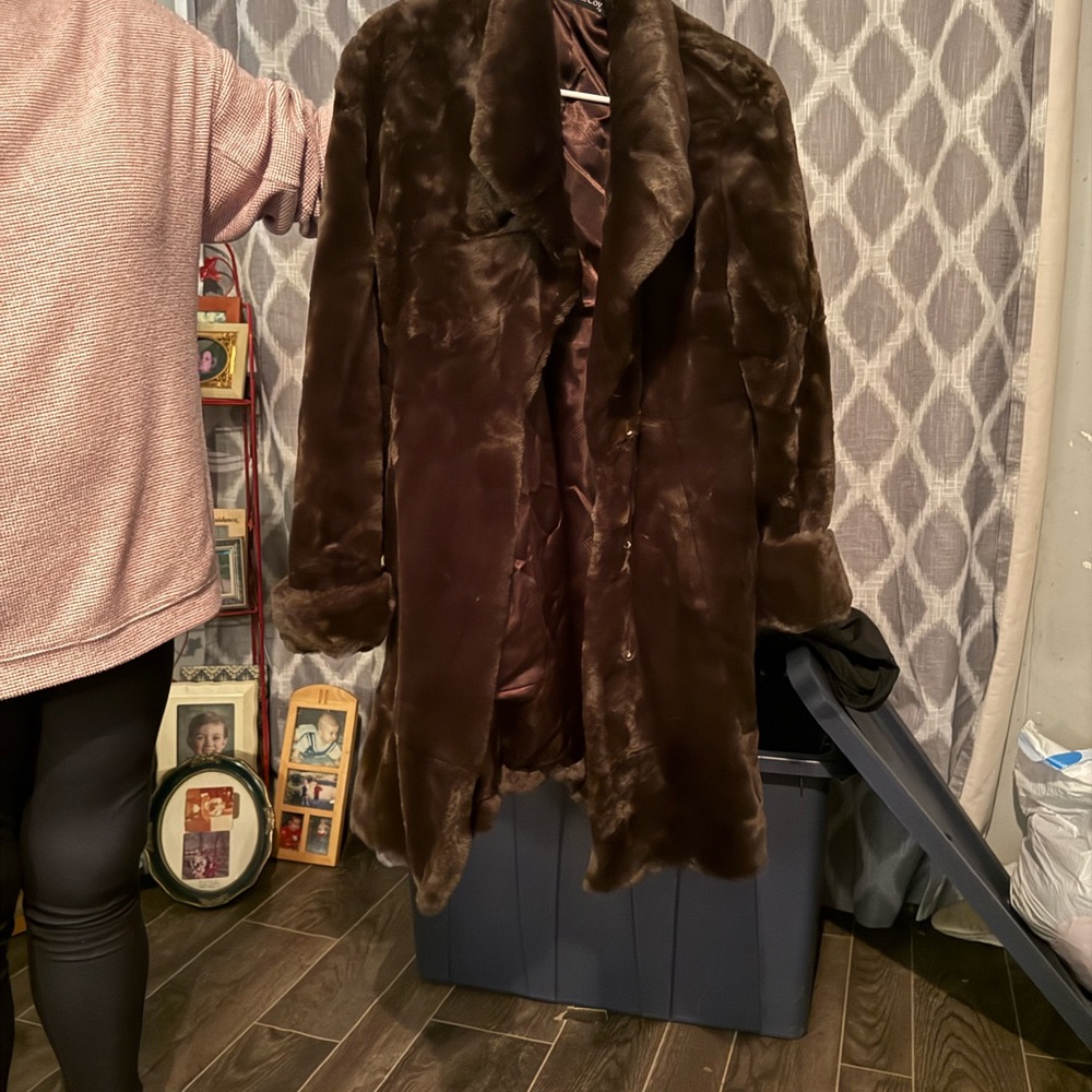 Pamela McCoy Rich Chocolate Teddy Jacket - Picture 2 of 2